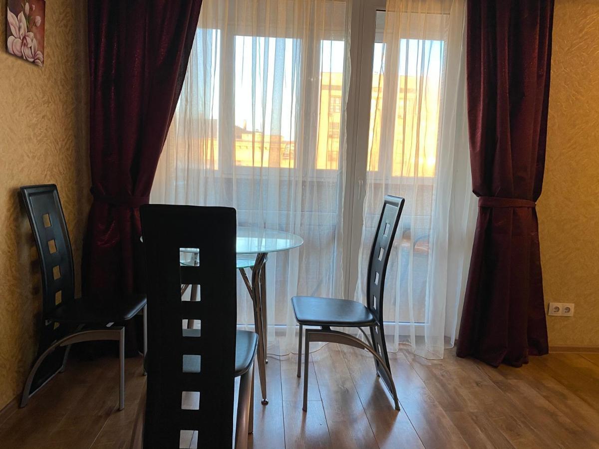 New Apartments With Panoramic Views On Avenue Nauky Kharkiv Eksteriør bilde